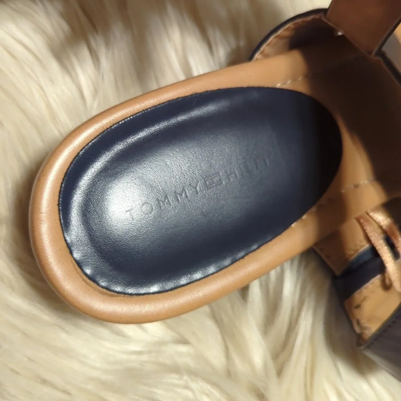 Tommy Hilfiger Leather Gold Logo Navy Nautical Thong Sandal 10M - Picture 6 of 7